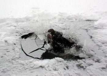 Утоплення на Тернопільщині: чоловік провалився під лід