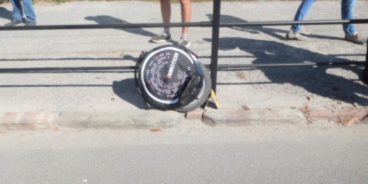 У Тернополі водій автобуса здійснив наїзд на чоловіка на моноколесі: розслідування завершили