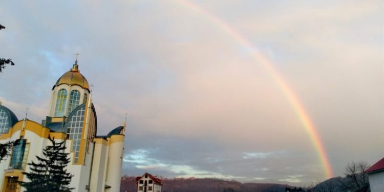 Природну аномалію зафіксували на Тернопільщині (Фото, Відео)