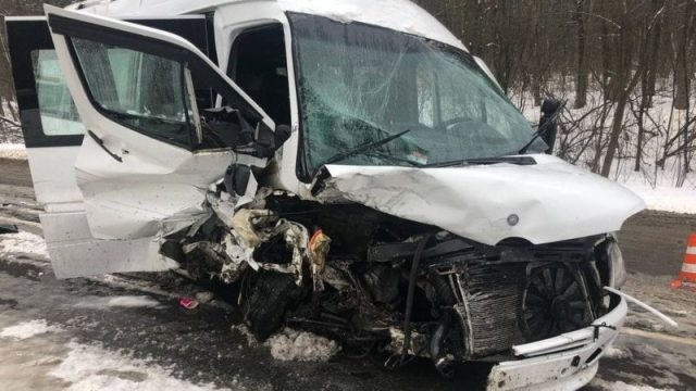 В аварії на виїзді з Тернополя травмувалися четверо людей (Фото)