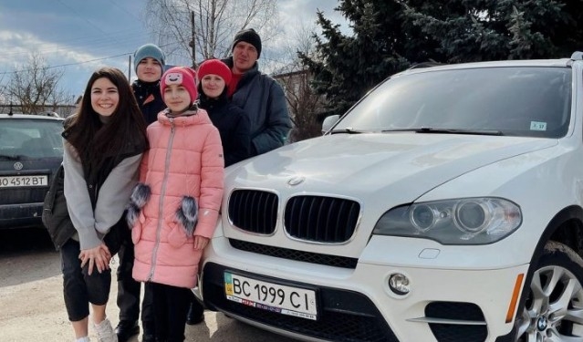 12-річна дівчинка з Тернопільщини виграла іномарку BMW X5 у розіграші в інстаграмі (Фото)