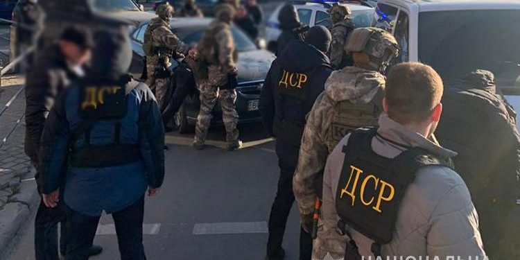 У Тернополі тріо з Кавказу грабувало валютчиків (Фото)