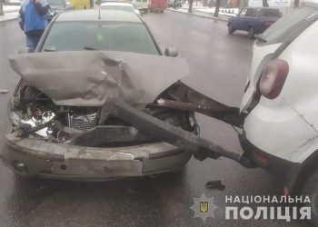 У Тернополі у ДТП потрапило авто, яке перевозило вакцини від ковіду (Фото)