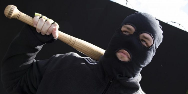 Судитимуть рекетирів, які у Тернополі “вибивали” гроші з перевізників