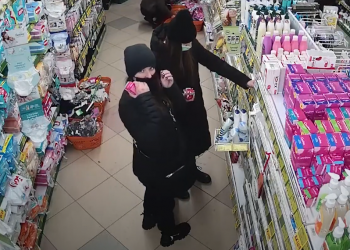 У Тернополі розшукують двох жінок, яких підозрюють у крадіжці (Відео)