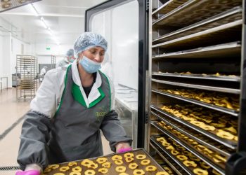 Вклали 600 млн грн інвестицій: на Тернопільщині розширюють потужності заводу з виробництва пюре, джемів, соків та дитячого харчування