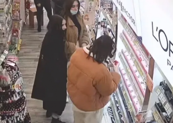 У Тернополі розшукують дівчат, яких підозрюють у крадіжці з магазину (Відео)