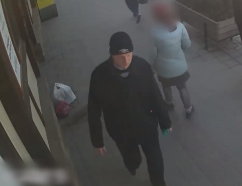 У Тернополі обікрали жінку: розшукують злочинця (Фото)