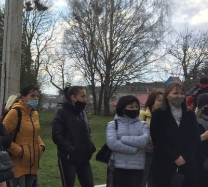 Діти вчаться дистанційно не тому, що хворіють, а тому, що холодно: конфлікт на Тернопільщині