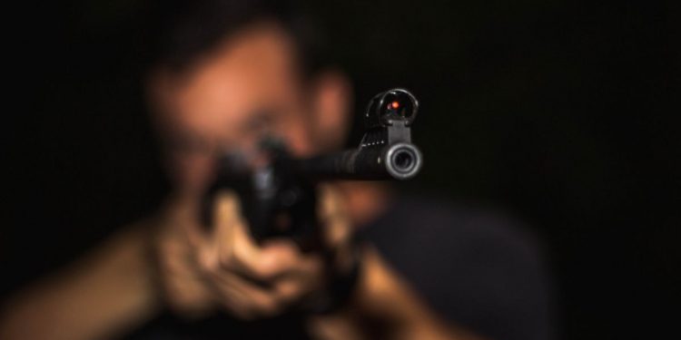 Стріляв з рушниці з вікна, а потім застрелився: жахливий інцидент у Тернополі