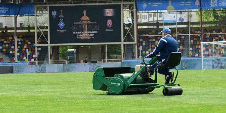 На тернопільському стадіоні тривають останні приготування до сьогоднішнього фіналу Кубку України (Фото)