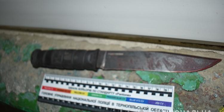 На Тернопільщині атовець, захищаючи себе та маму, смертельно травмував одного із шести нападників