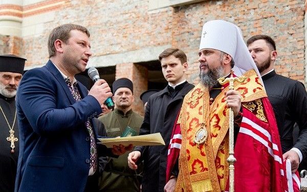 Блаженніший Епіфаній вручив орден голові Тернопільської облдержадміністрації Володимиру Трушу