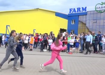 «Квітучий сад»: забіг яблуневим садом провели у фермерському господарстві «Гадз»