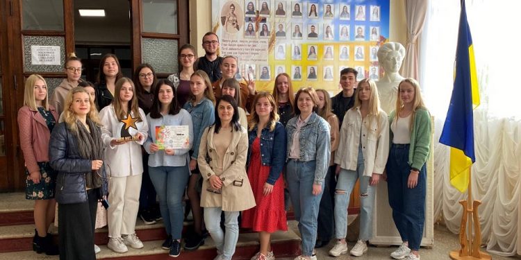 Студенти мистецького коледжу зачарували співом українського романсу журі конкурсу «Сім нот»