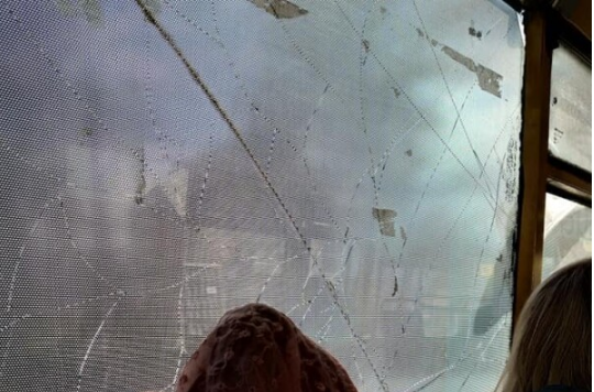 У Тернополі маршрутка із тріснутим склом возить людей (Фото)