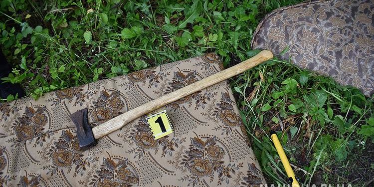 На Тернопільщині чоловік убив однокласника: бив навіть сокирою (Фото)