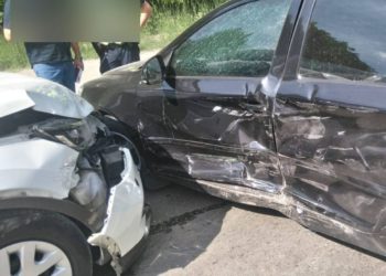 Повертав не з тієї смуги: на Будного у Тернополі зіткнулися два авто (Фото)