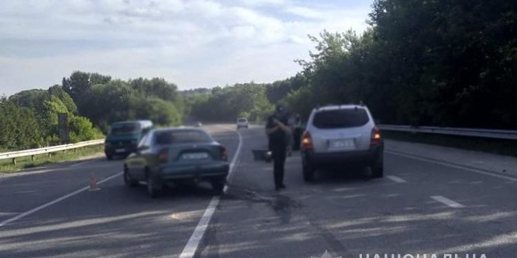 Зробили “паровозик”: на Тернопільщині зіткнулися три автомобілі