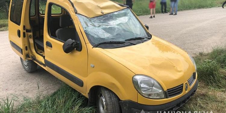На Тернопільщині у аварії травмувалося двоє дівчат (Фото)