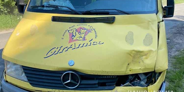 На Тернопільщині у ДТП загинув 13-річний підліток: зіткнулися “Мерседес” і мотоцикл