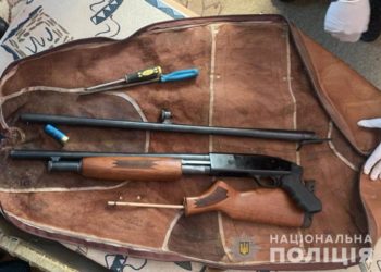 На Тернопільщині чоловік упродовж кількох ночей обстрілював чужий будинок