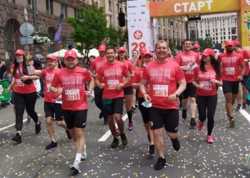 Команда Креатор-Буд взяла участь у благодійному марафоні «Пробіг під каштанами 2021» у Києві