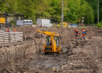 У Тернополі будують новий дощовий колектор на вулиці Галицькій