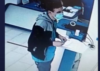 У Тернополі розшукують чоловіка, який розрахувався чужою карточкою