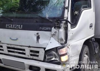 Смертельна аварія: на Тернопільщині зіткнулися вантажівка та велосипедист (Фото)