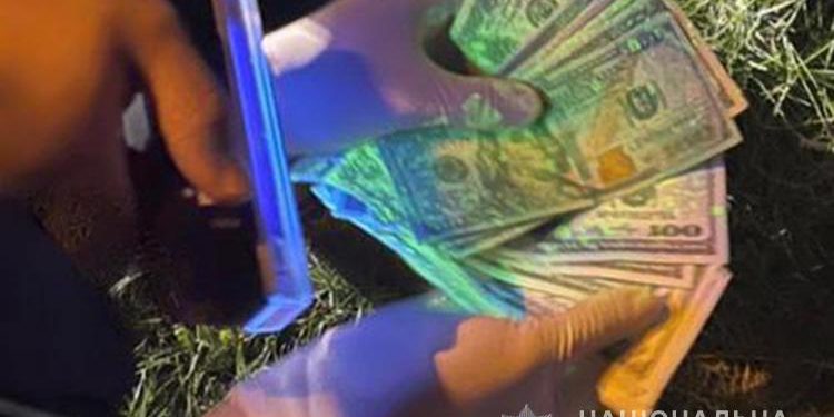 Спіймали хабарника на Тернопільщині: вимагав 1600 доларів за ухилення від військової служби