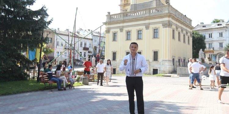 На Чортківщині триває відновлення доріг (відео)