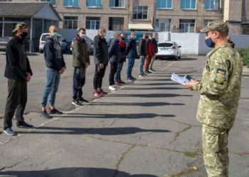 Весняний призов: до війська провели майже півтисячі юнаків з Тернопільщини