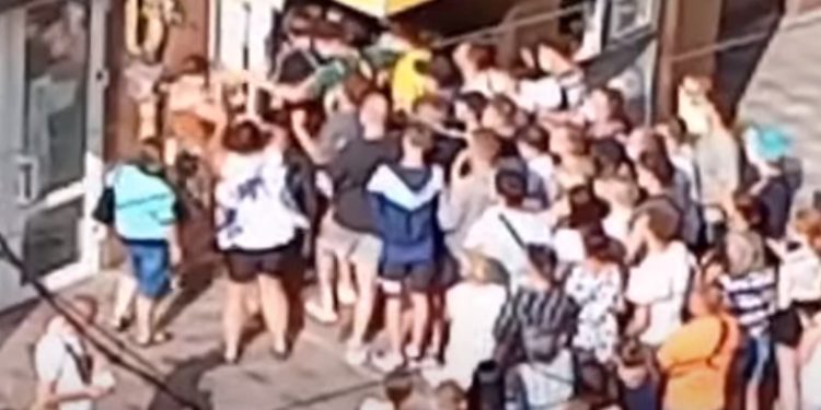 “Битва за єврошмотки” у Тернополі: у мережі оприлюднили шокуюче відео