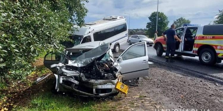 На Тернопільщині у ДТП потрапили молоді та неповнолітні люди (Фото)