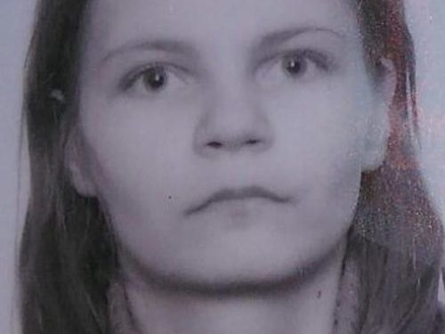 Розшукується жінка з Білої, яка пропала безвісти з двома дітьми (Фото)