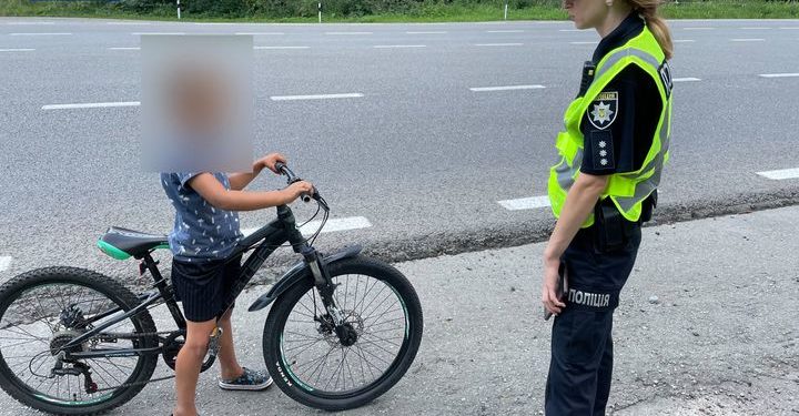 На міжнародній трасі Тернопіль-Львів зупинили 9-річного хлопчика (Фото)