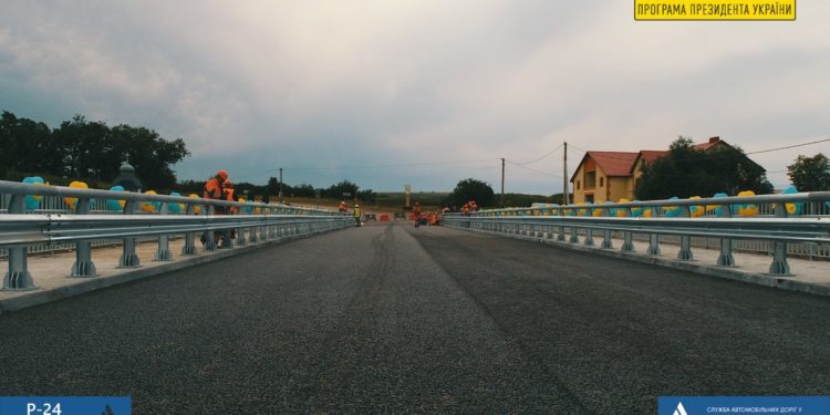 В селі Лисівці над річкою Серет з «нуля» звели міст довжиною 64 метри