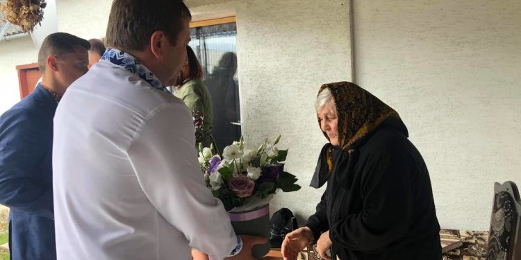 Родині загиблого військового Володимира Питака вручили сертифікат на квартиру