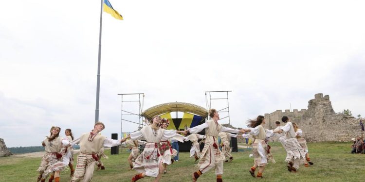 На Замковій горі у Кременці встановили рекорд (фото)