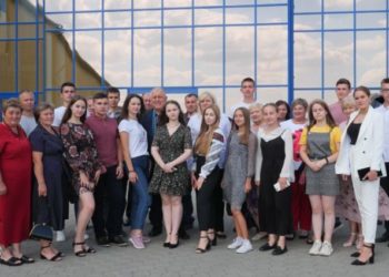 Найкращі учні шкіл Бучаччини відвідали ФГ “Гадз”