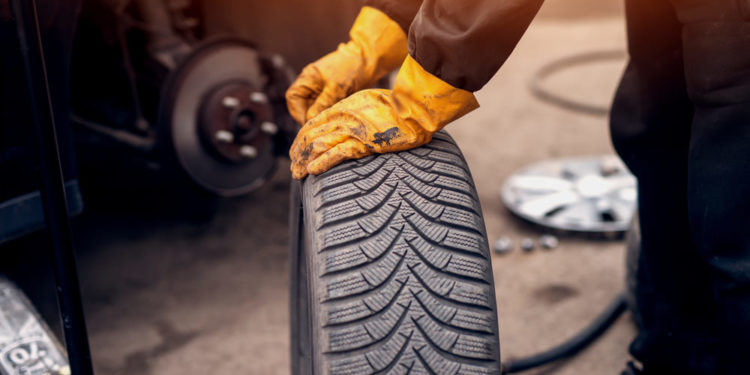 Житель Тернопільщини загинув у Польщі на шиномонтажі