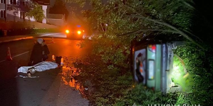 На Тернопільщині водій збив двох пішоходів: один загинув (Фото)