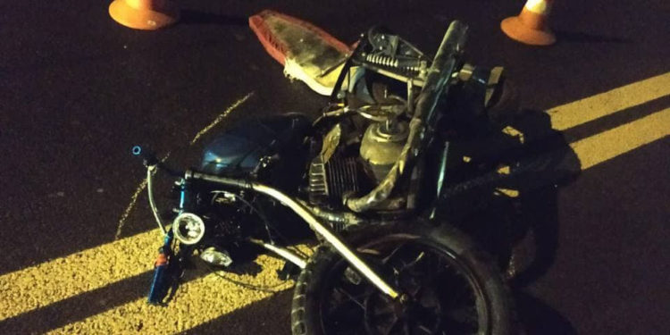 У Тернополі мотоцикліст в’їхав у електроопору, а водій на “Шкоді” в мотоцикл (Фото)