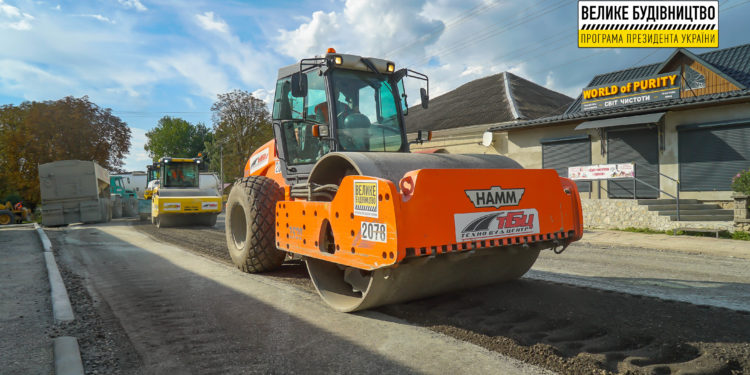 За програмою «Велике будівництво» Володимира Зеленського в Тернопільській області ремонтують ще 36 км доріг