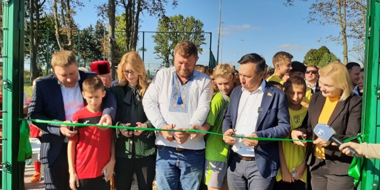 Завдяки програмі «Велике будівництво» відкрили сучасний спортивний майданчик у селі Боричівка