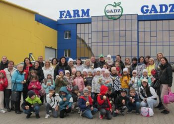Учні Тернопільської ЗОШ №6 відвідали ферми товариства «Бучачагрохлібпром», а також сади та виробництва ФГ «Гадз»