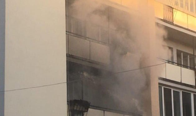 У Тернополі в багатоповерхівці загорівся балкон (Фото)