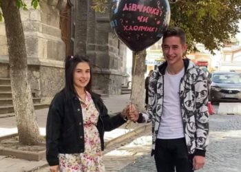 Роман Сасанчин та його кохана розсекретили стать майбутньої дитини (Відео)