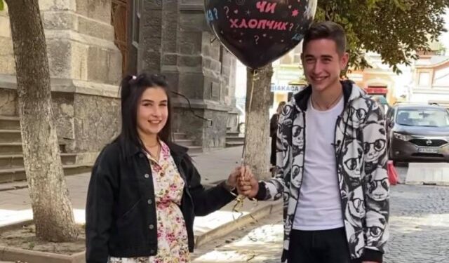 Роман Сасанчин та його кохана розсекретили стать майбутньої дитини (Відео)